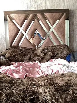 Snapshot of Maggie_Geller chatting on February 15, 8:01 pm Maggie Geller online show from February 15, 8:01 pm