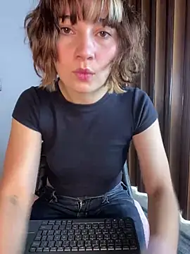 Snapshot of Maggie_Geller chatting on February 24, 2:37 pm Maggie Geller online show from February 24, 2:37 pm