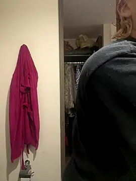 Snapshot of Maggie_Geller chatting on September 18, 3:25 pm Maggie Geller online show from September 18, 3:25 pm