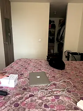 Snapshot of Maggie_Geller chatting on September 19, 3:13 pm Maggie Geller online show from September 19, 3:13 pm