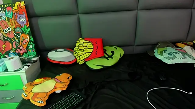 Snapshot of ISAAC_CRYSTON chatting on February 11, 10:50 pm ISAAC CRYSTON online show from February 11, 10:50 pm