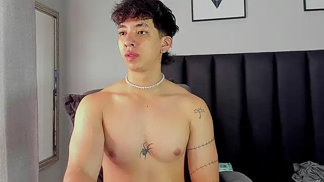 Snapshot of ISAAC_CRYSTON chatting on February 26, 7:38 pm ISAAC CRYSTON online show from February 26, 7:38 pm