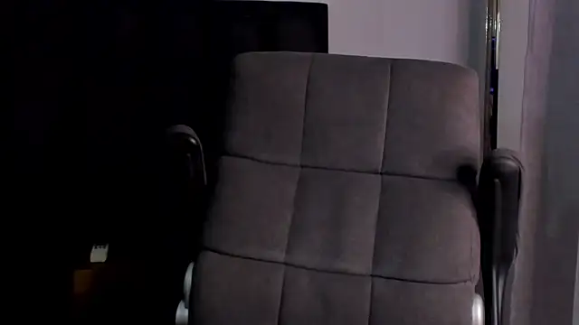 Snapshot of ISAAC_CRYSTON chatting on March 4, 7:54 pm ISAAC CRYSTON online show from March 4, 7:54 pm