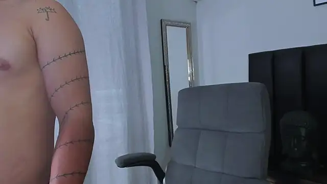 Snapshot of ISAAC_CRYSTON chatting on March 14, 10:38 pm ISAAC CRYSTON online show from March 14, 10:38 pm