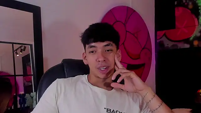 Snapshot of ISAAC_CRYSTON chatting on September 11, 7:36 pm ISAAC CRYSTON online show from September 11, 7:36 pm