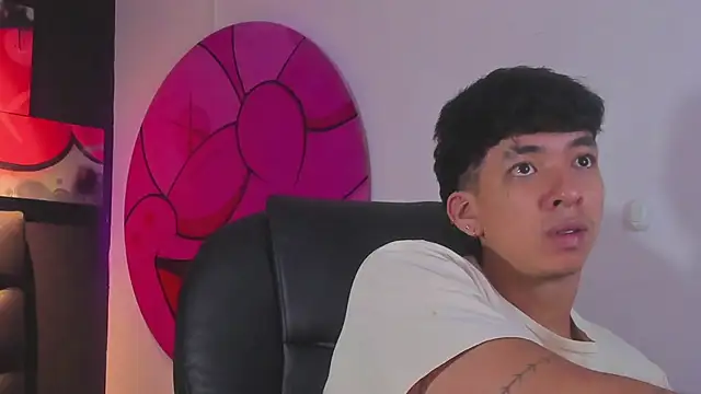 Snapshot of ISAAC_CRYSTON chatting on September 12, 8:31 pm ISAAC CRYSTON online show from September 12, 8:31 pm