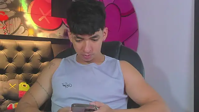 Snapshot of ISAAC_CRYSTON chatting on September 25, 7:39 pm ISAAC CRYSTON online show from September 25, 7:39 pm