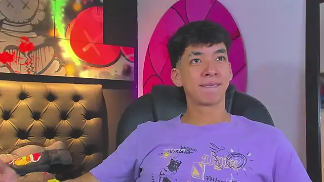 Snapshot of ISAAC_CRYSTON chatting on September 27, 7:52 pm ISAAC CRYSTON online show from September 27, 7:52 pm