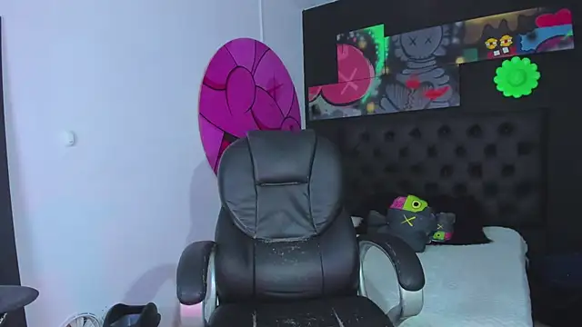 Snapshot of ISAAC_CRYSTON chatting on September 30, 7:30 pm ISAAC CRYSTON online show from September 30, 7:30 pm