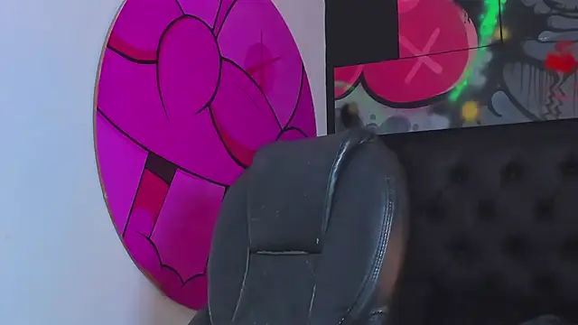 Snapshot of ISAAC_CRYSTON chatting on October 2, 7:21 pm ISAAC CRYSTON online show from October 2, 7:21 pm