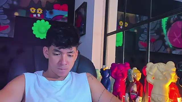 Snapshot of ISAAC_CRYSTON chatting on October 3, 8:17 pm ISAAC CRYSTON online show from October 3, 8:17 pm