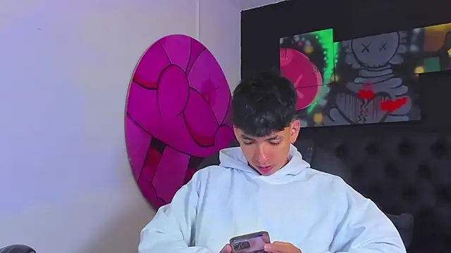 Snapshot of ISAAC_CRYSTON chatting on October 4, 8:40 pm ISAAC CRYSTON online show from October 4, 8:40 pm