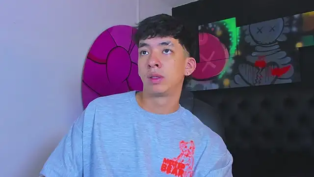 Snapshot of ISAAC_CRYSTON chatting on October 6, 7:33 pm ISAAC CRYSTON online show from October 6, 7:33 pm