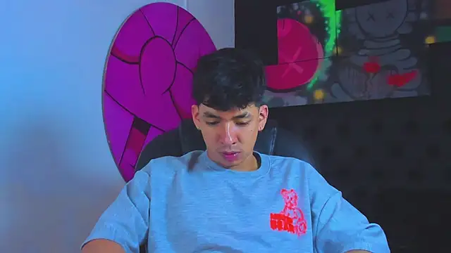 Snapshot of ISAAC_CRYSTON chatting on October 7, 7:33 pm ISAAC CRYSTON online show from October 7, 7:33 pm