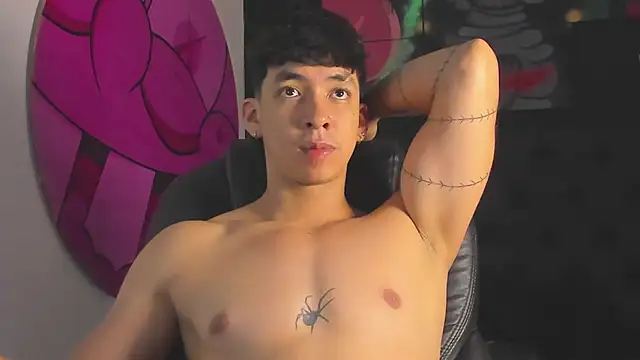 Snapshot of ISAAC_CRYSTON chatting on October 8, 7:33 pm ISAAC CRYSTON online show from October 8, 7:33 pm