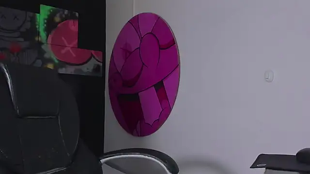 Snapshot of ISAAC_CRYSTON chatting on October 25, 8:47 pm ISAAC CRYSTON online show from October 25, 8:47 pm