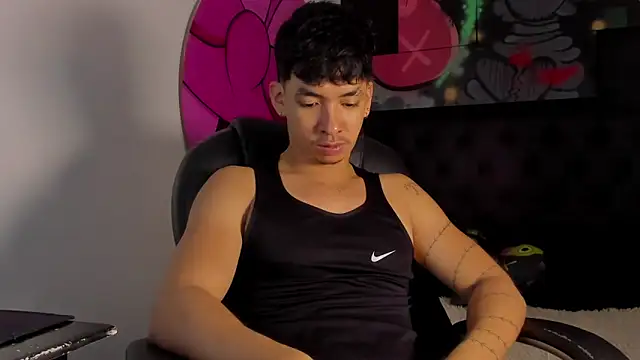 Snapshot of ISAAC_CRYSTON chatting on October 29, 7:37 pm ISAAC CRYSTON online show from October 29, 7:37 pm