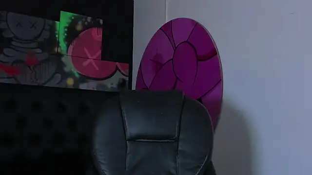 Snapshot of ISAAC_CRYSTON chatting on November 2, 8:22 pm ISAAC CRYSTON online show from November 2, 8:22 pm