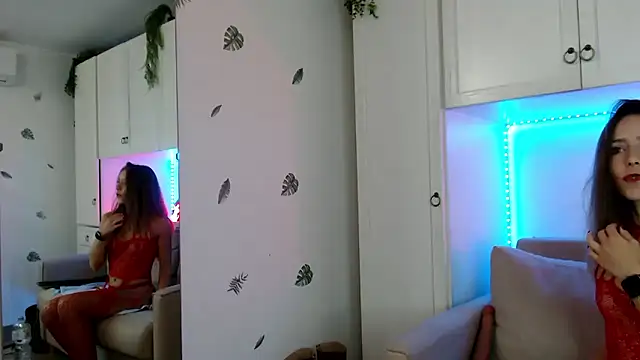 Snapshot of Hilary_283 chatting on March 14, 9:21 pm Hilary 283 online show from March 14, 9:21 pm