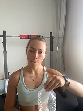 Snapshot of Hilary_283 chatting on September 9, 9:09 am Hilary 283 online show from September 9, 9:09 am