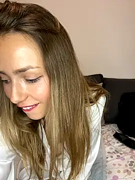 Snapshot of Hilary_283 chatting on September 26, 6:01 pm Hilary 283 online show from September 26, 6:01 pm