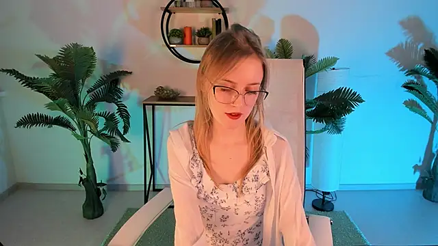 KiraMontoya online show from March 11, 5:13 pm