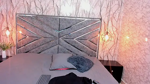 IVISBOUNCYASS online show from February 20, 5:40 pm