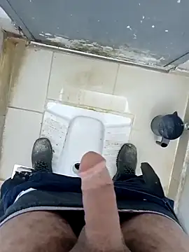 Snapshot of bigcockturk3 chatting on February 18, 5:42 pm bigcockturk3 online show from February 18, 5:42 pm