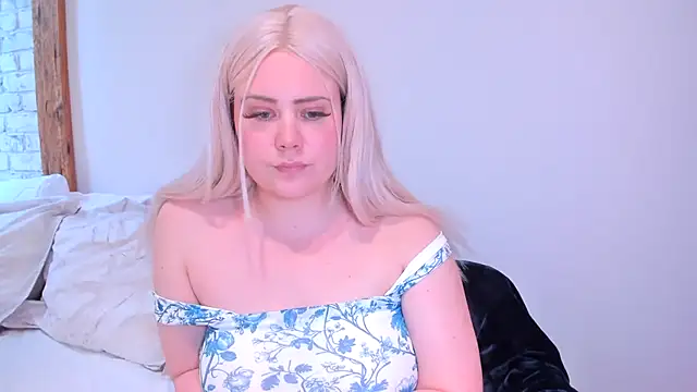  leana  online show from March 18, 9:43 pm