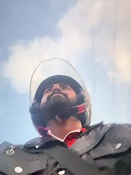 Snapshot of Rishwithr chatting on October 7, 12:35 pm Rishwithr online show from October 7, 12:35 pm