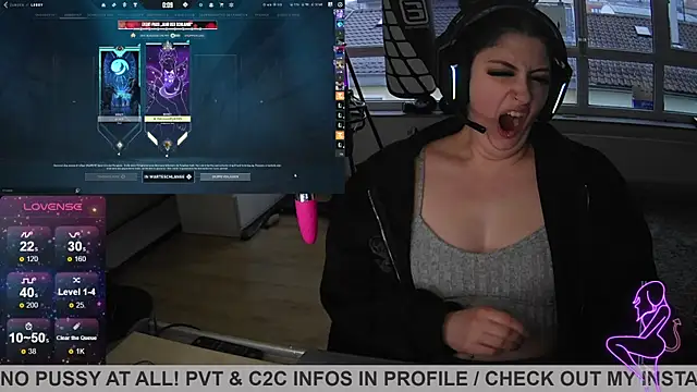 Snapshot of Gamergirl-Linela chatting on February 13, 4:39 pm Gamergirl-Linela online show from February 13, 4:39 pm