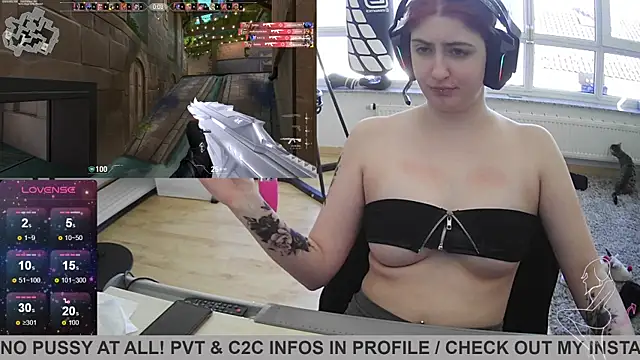 Snapshot of Gamergirl-Linela chatting on February 17, 12:16 pm Gamergirl-Linela online show from February 17, 12:16 pm