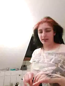 Snapshot of Gamergirl-Linela chatting on March 6, 8:16 pm Gamergirl-Linela online show from March 6, 8:16 pm