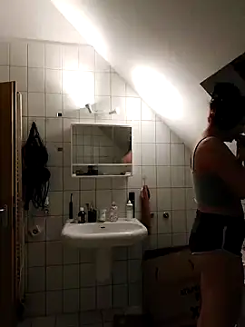 Snapshot of Gamergirl-Linela chatting on March 11, 7:14 pm Gamergirl-Linela online show from March 11, 7:14 pm