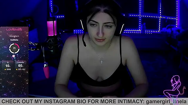 Snapshot of Gamergirl-Linela chatting on September 11, 6:19 pm Gamergirl-Linela online show from September 11, 6:19 pm