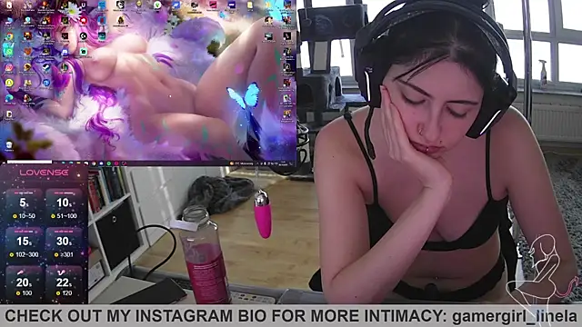 Snapshot of Gamergirl-Linela chatting on October 2, 3:19 pm Gamergirl-Linela online show from October 2, 3:19 pm