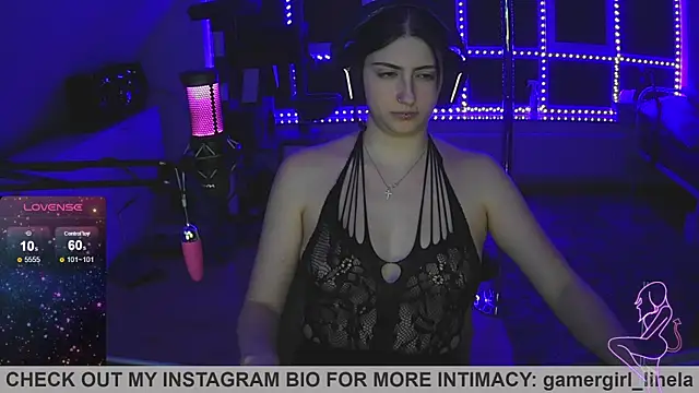 Snapshot of Gamergirl-Linela chatting on October 13, 3:50 am Gamergirl-Linela online show from October 13, 3:50 am