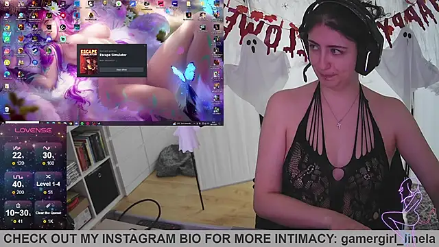 Snapshot of Gamergirl-Linela chatting on October 28, 9:46 am Gamergirl-Linela online show from October 28, 9:46 am