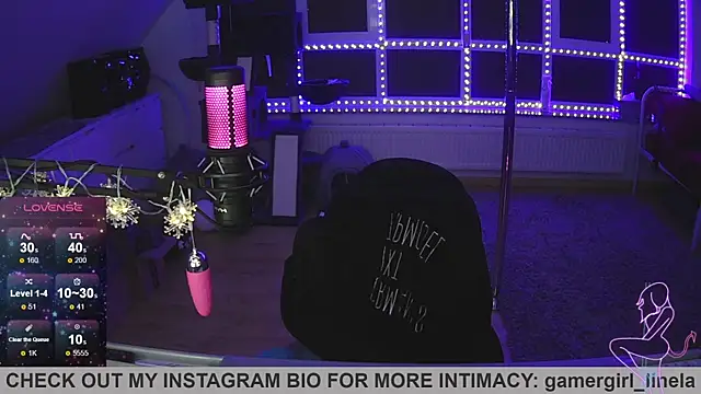 Snapshot of Gamergirl-Linela chatting on November 11, 5:57 pm Gamergirl-Linela online show from November 11, 5:57 pm