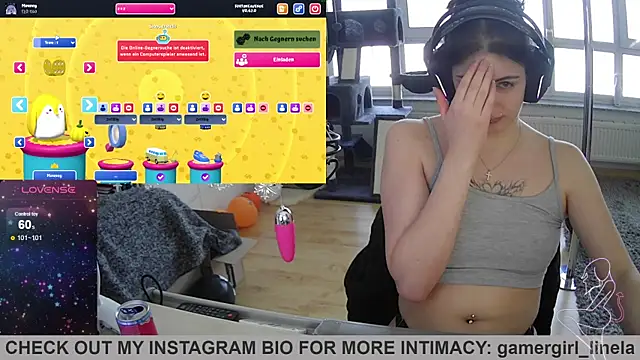 Snapshot of Gamergirl-Linela chatting on November 12, 12:16 pm Gamergirl-Linela online show from November 12, 12:16 pm