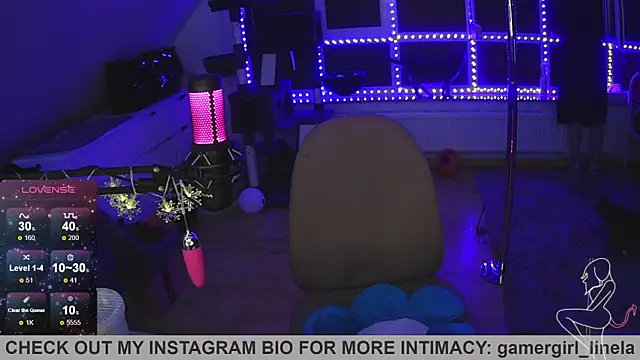 Snapshot of Gamergirl-Linela chatting on November 17, 2:28 am Gamergirl-Linela online show from November 17, 2:28 am