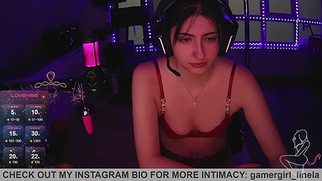 Snapshot of Gamergirl-Linela chatting on November 20, 3:34 pm Gamergirl-Linela online show from November 20, 3:34 pm