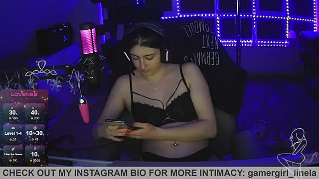 Snapshot of Gamergirl-Linela chatting on November 28, 6:43 pm Gamergirl-Linela online show from November 28, 6:43 pm