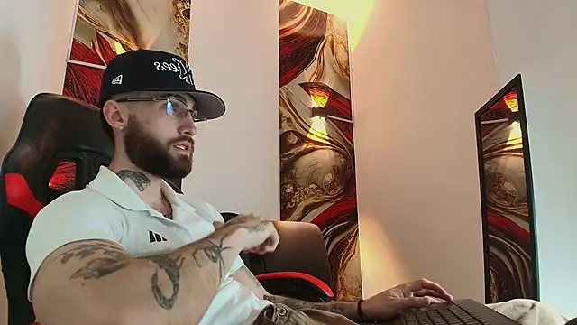 Luke davis01 online show from October 17, 1:25 pm