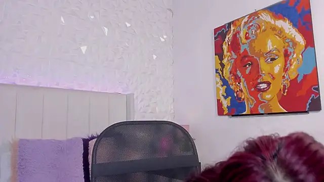 Snapshot of Mirandaa_Rogers chatting on October 17, 7:05 pm Mirandaa Rogers online show from October 17, 7:05 pm