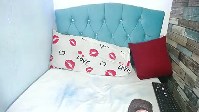 Snapshot of Tiana_Ebony18 chatting on March 10, 3:09 pm Tiana Ebony18 online show from March 10, 3:09 pm