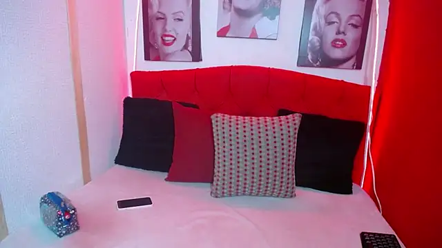 Snapshot of Tiana_Ebony18 chatting on September 25, 11:58 am Tiana Ebony18 online show from September 25, 11:58 am