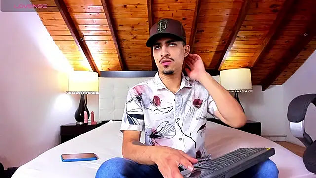 Sebastian Berne online show from February 13, 7:10 pm