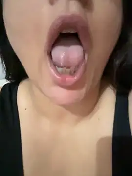 daianaspencer online show from September 24, 7:23 am