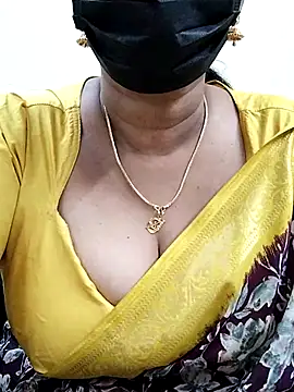 Snapshot of niiveditha chatting on February 16, 11:05 pm niiveditha online show from February 16, 11:05 pm